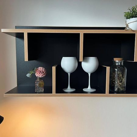 Cozy Modern Studio Next To Easy Side Galley Berlin Exteriör bild